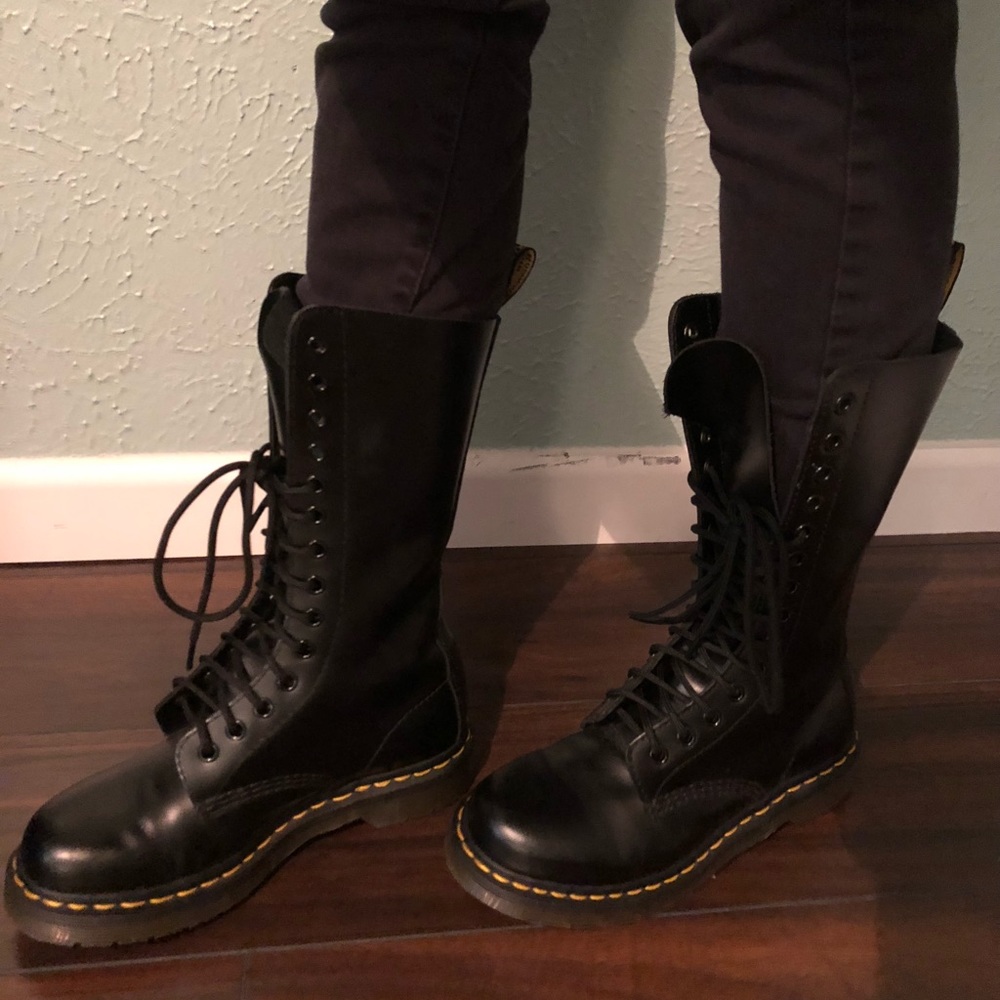 Black 14-Eye 1914 Doc Martens